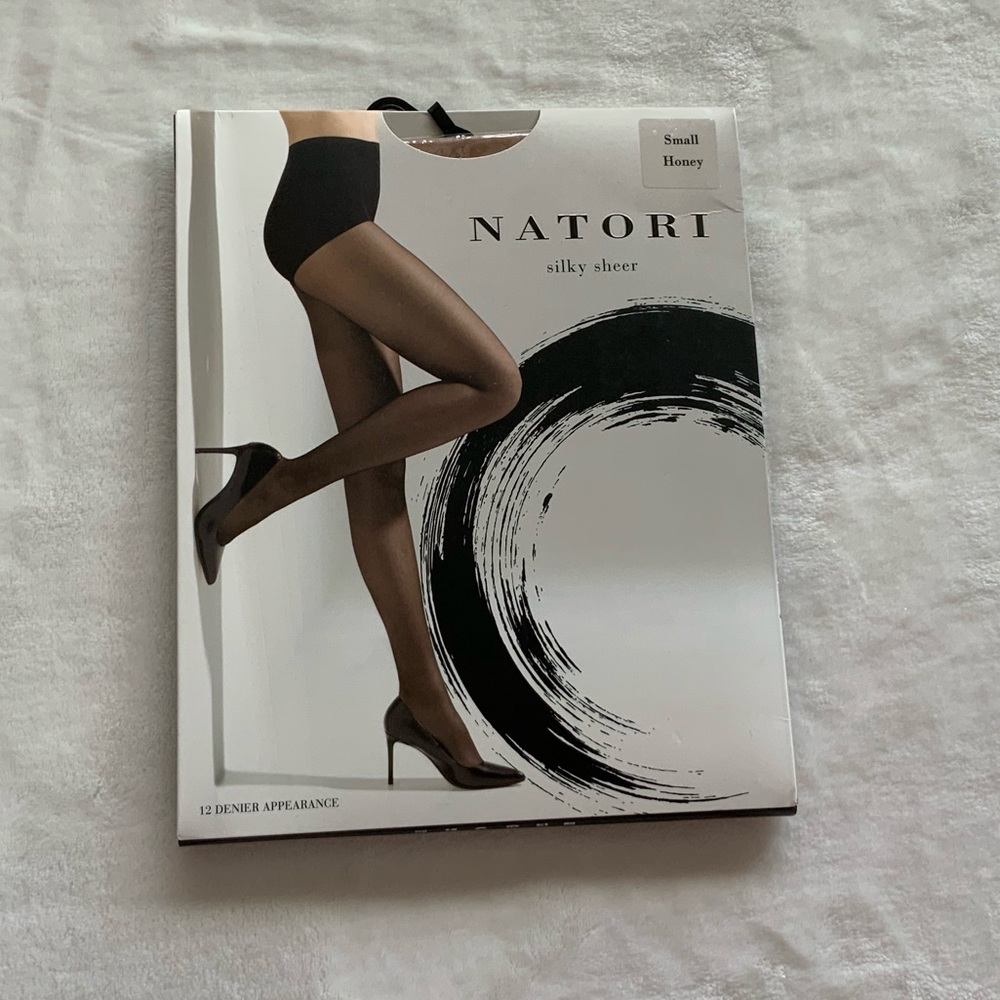 New NATORI Silky Sheer Control Pantyhose thighs